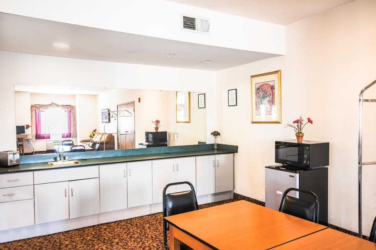 Econo Lodge Inn & Suites Mesquite - Dallas East Екстериор снимка