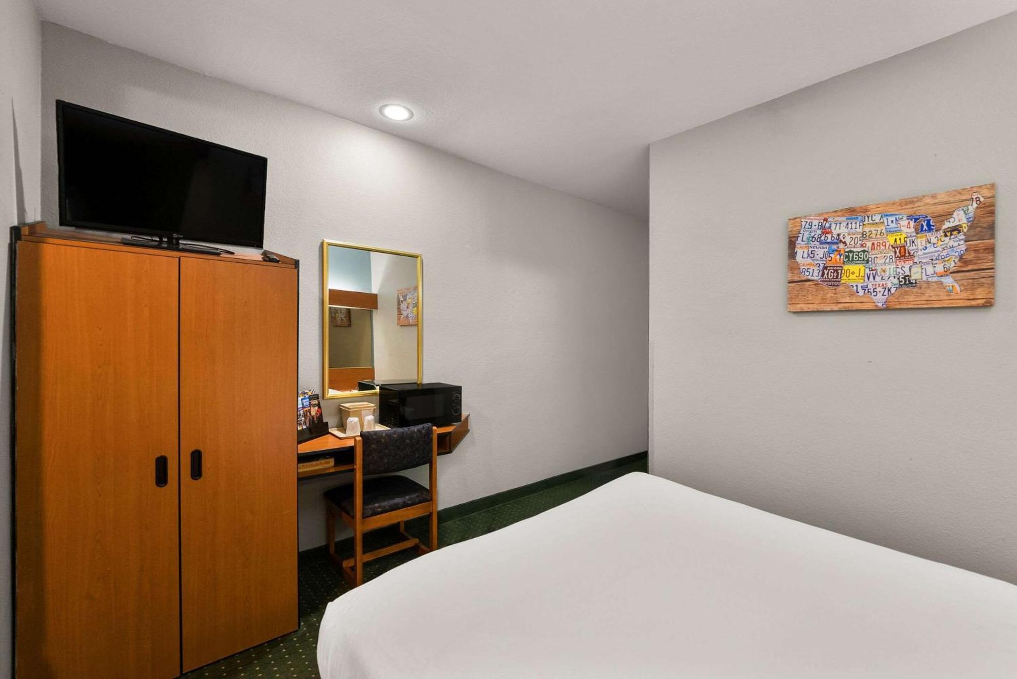 Econo Lodge Inn & Suites Mesquite - Dallas East Екстериор снимка