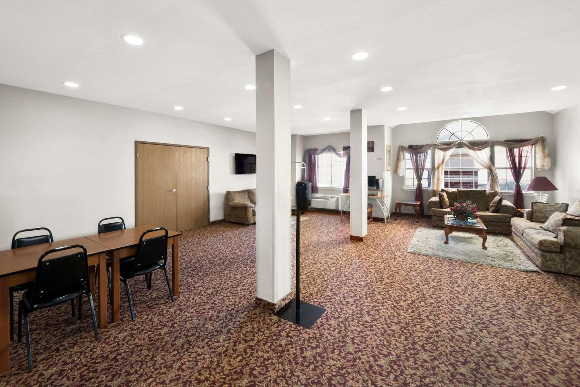 Econo Lodge Inn & Suites Mesquite - Dallas East Екстериор снимка